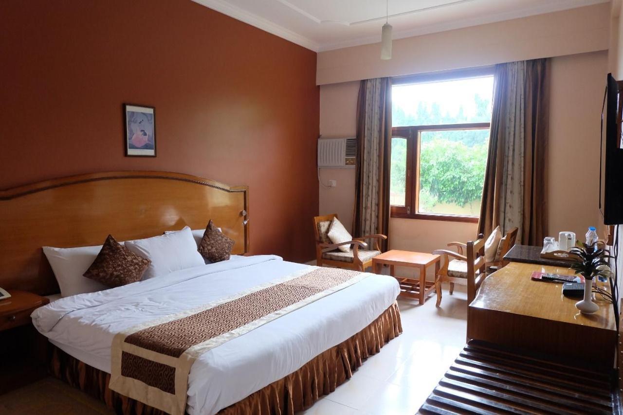 Hotel The Imperial Kushinagar Esterno foto