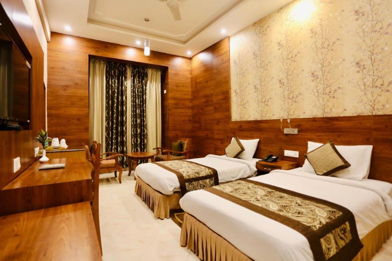 Hotel The Imperial Kushinagar Esterno foto