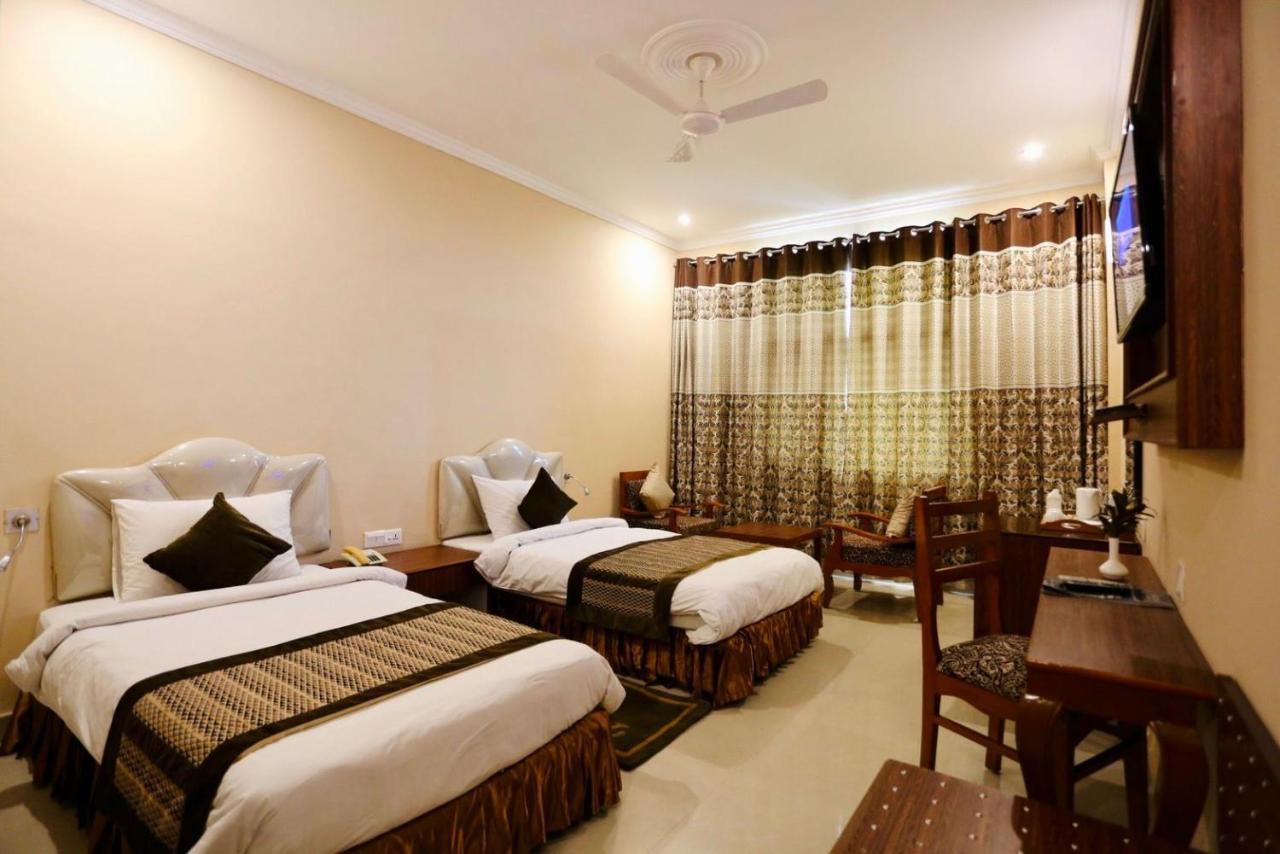 Hotel The Imperial Kushinagar Esterno foto