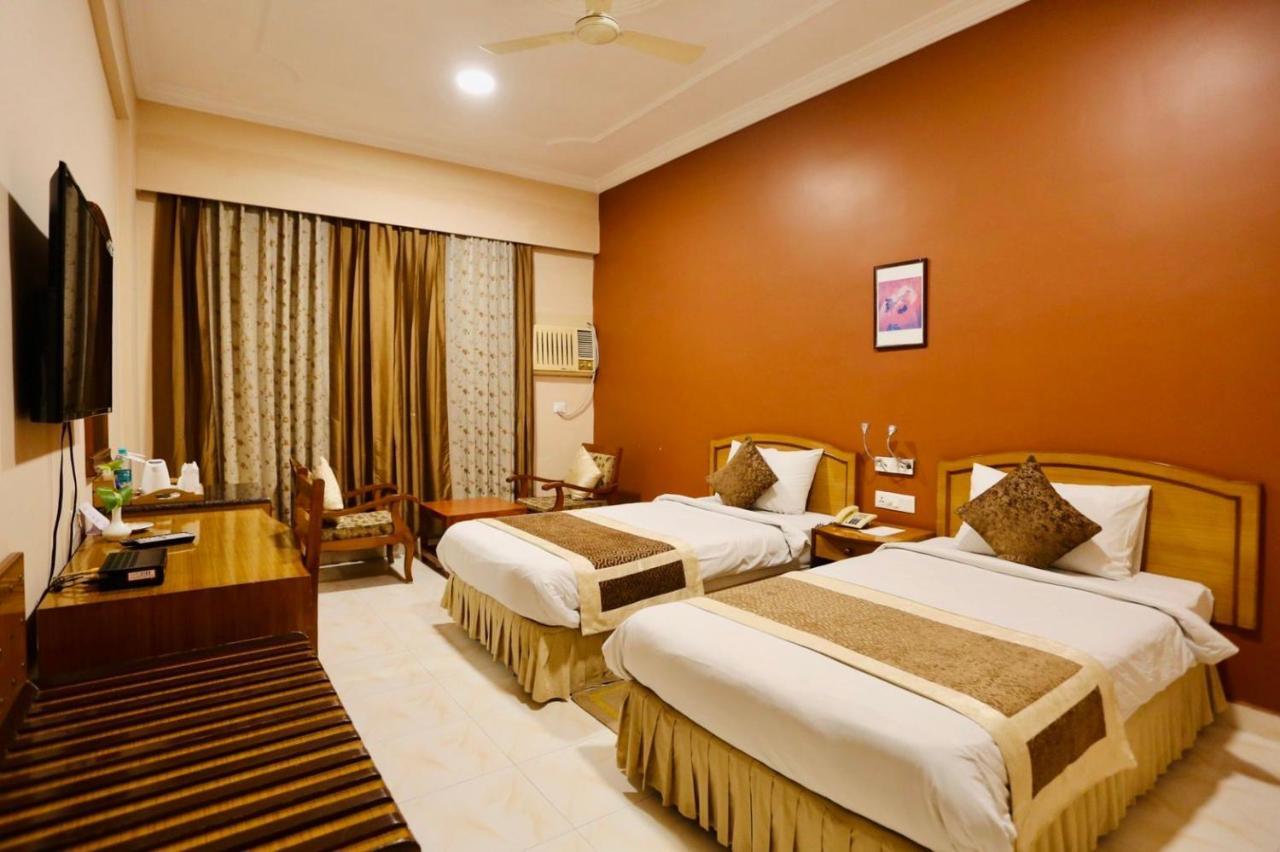 Hotel The Imperial Kushinagar Esterno foto
